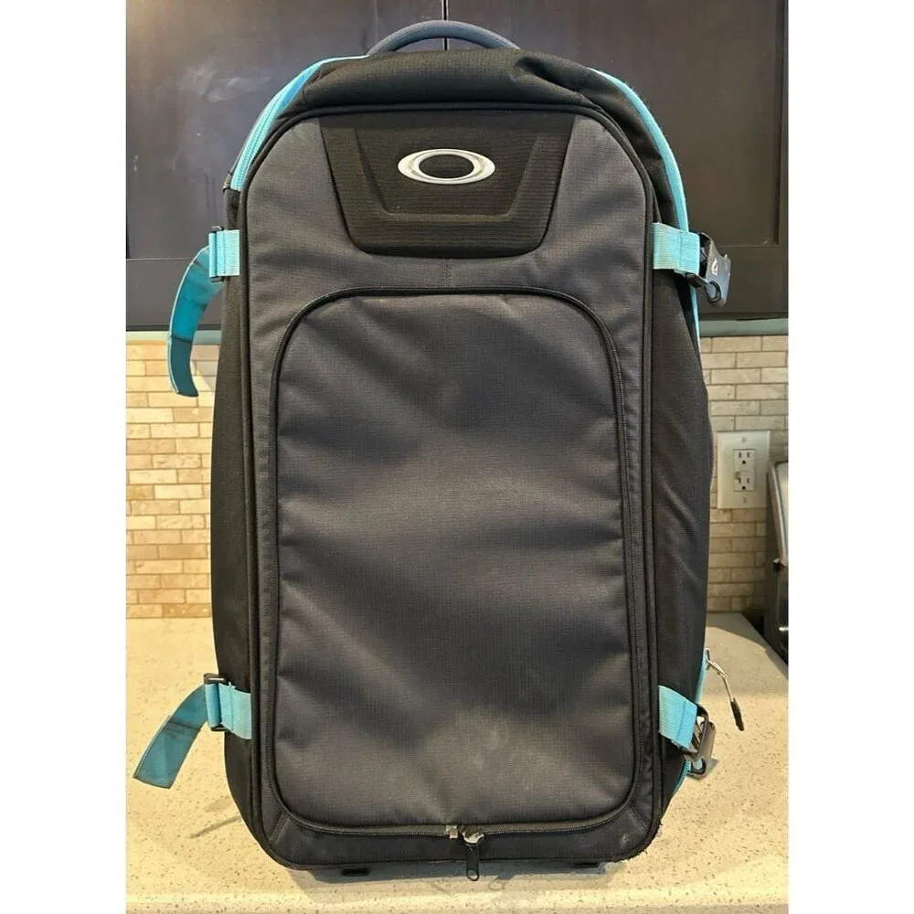 Rare Large‎ Oakley Gear Bag 30” Rolling Luggage Duffle Suitcase